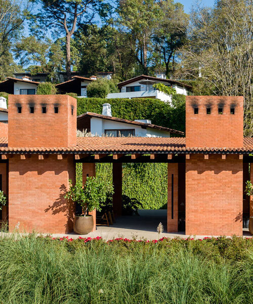 chain + siman and modomanera revive modernist landmark hotel avándaro in mexico's forest
